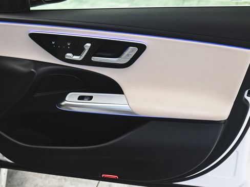 Used 2025 Mercedes-Benz E 350 4MATIC Sedan image 10