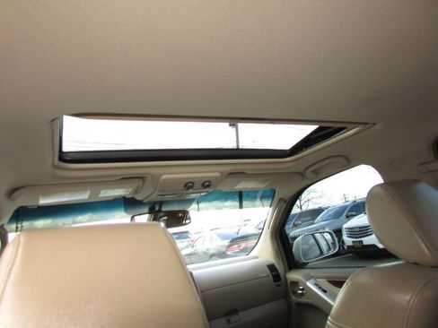 Used 2010 Nissan Pathfinder LE image 62