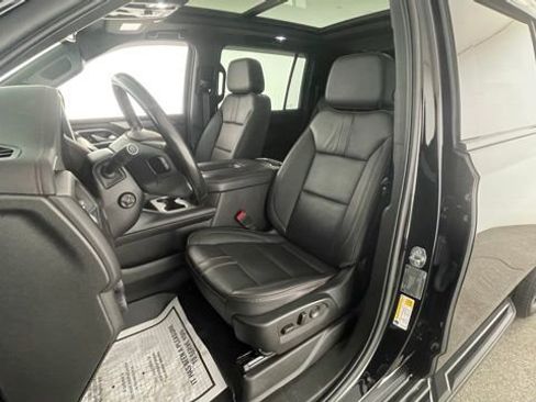 Used 2022 Chevrolet Suburban RST w/ Luxury Package image 33