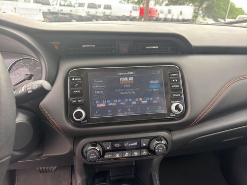 Used 2023 Nissan Kicks SR w/ SR Premium Package FWD image 10