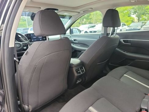 Used 2022 Hyundai Sonata SEL w/ Convenience Package FWD image 9