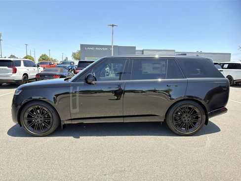 New 2026 Land Rover Range Rover Long Wheelbase SE AWD/4WD image 2