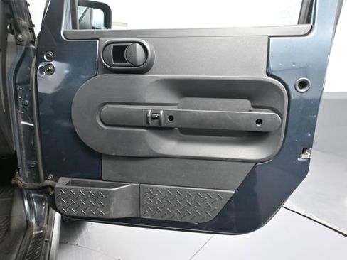 Used 2008 Jeep Wrangler Unlimited Sahara image 33