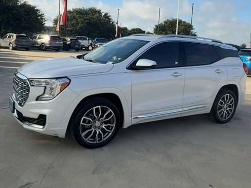 Used 2022 GMC Terrain Denali w/ LPO, Floor Liner Package AWD/4WD image 4