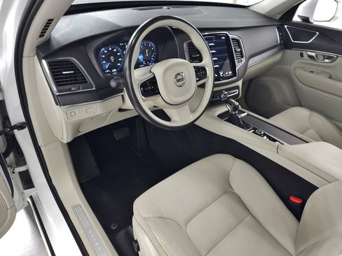 Used 2020 Volvo XC90 T5 Momentum AWD/4WD image 13