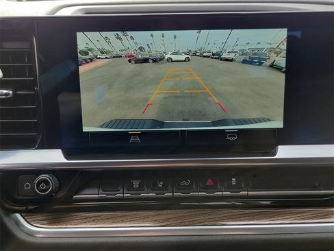 Used 2024 Chevrolet Silverado 2500 LT image 9