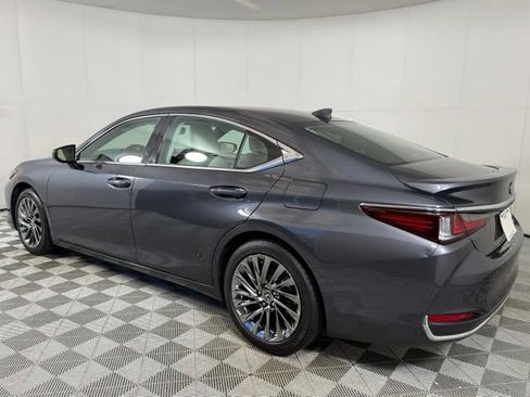 Used 2025 Lexus ES 300h w/ Technology Package FWD image 4