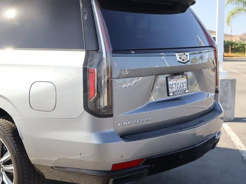 Used 2022 Cadillac Escalade ESV Sport Platinum AWD/4WD image 16