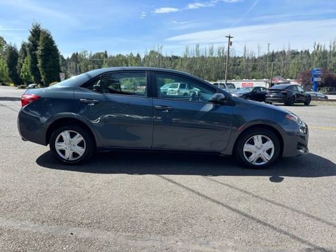 Used 2018 Toyota Corolla LE image 8
