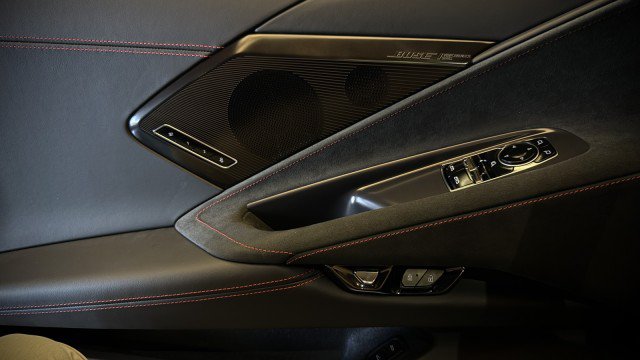 Used 2024 Chevrolet Corvette Stingray Premium Cpe w/ Z51 Performance Package RWD image 16