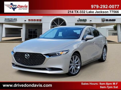 Used 2023 MAZDA MAZDA3 s FWD image 1