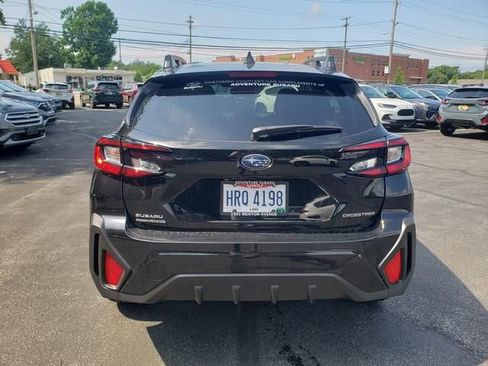 Used 2025 Subaru Crosstrek 2.0i Premium image 4