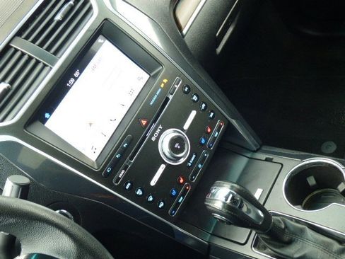 Used 2018 Ford Explorer Limited w/ Equipment Group 301A image 34