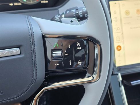 New 2026 Land Rover Range Rover Velar Dynamic SE image 18