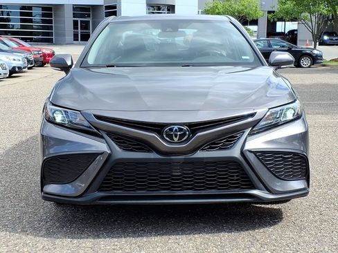 Used 2022 Toyota Camry SE FWD image 8