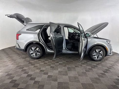 Certified 2024 Kia Sorento EX image 15