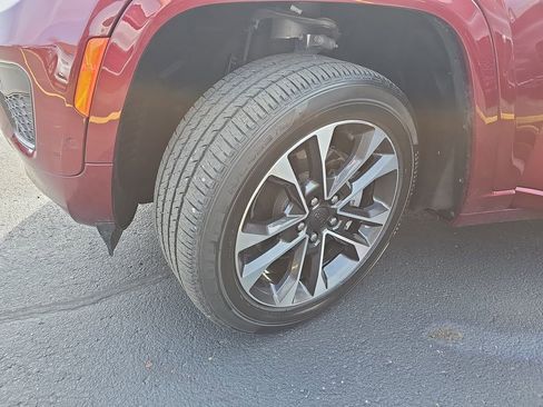 Used 2023 Jeep Grand Cherokee L Overland w/ Luxury Tech Group IV image 32