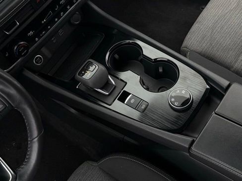 Used 2022 Nissan Rogue S image 27