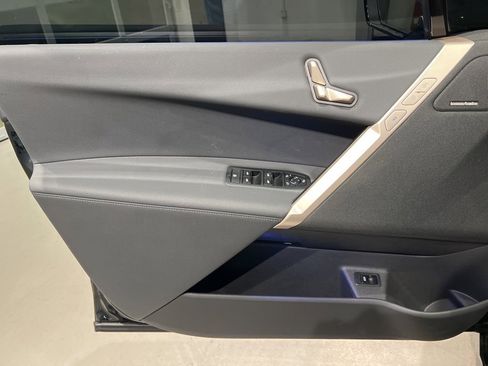 Used 2026 BMW iX xDrive45 w/ Premium Package image 15