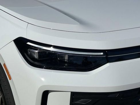 New 2026 Volkswagen Tiguan S FWD image 7