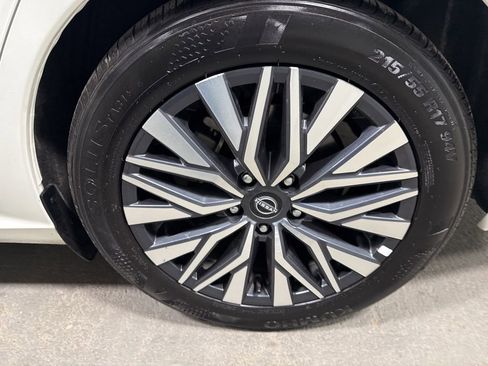 Used 2025 Nissan Altima 2.5 SV image 37