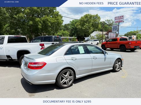 Used 2011 Mercedes-Benz E 550 4MATIC Sedan image 7