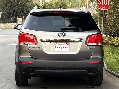 Used 2013 Kia Sorento EX w/ EX V6 Premium Pkg image 6