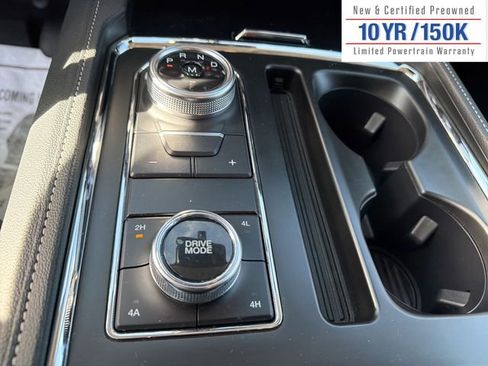 Used 2024 Ford Expedition XLT image 24