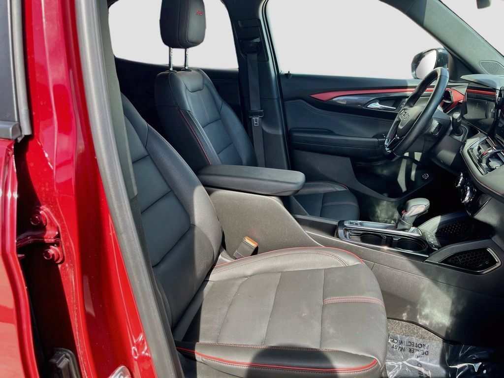 Used 2024 Chevrolet TrailBlazer RS w/ Convenience Package AWD/4WD image 27