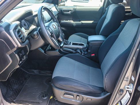 Certified 2021 Toyota Tacoma TRD Off-Road w/ Technology Package RWD image 18