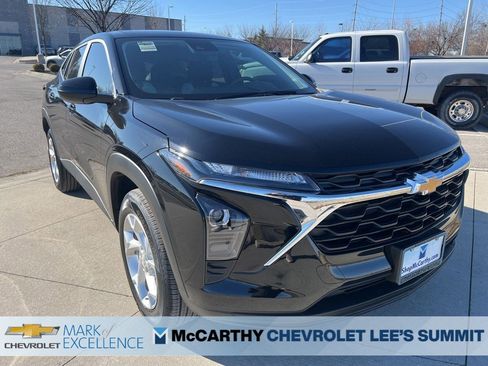 New 2026 Chevrolet Trax LS w/ LS Convenience Package image 2