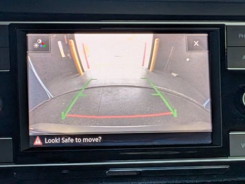 Used 2024 Volkswagen Jetta SE FWD image 25