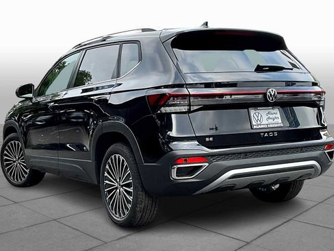 New 2025 Volkswagen Taos SE FWD image 12