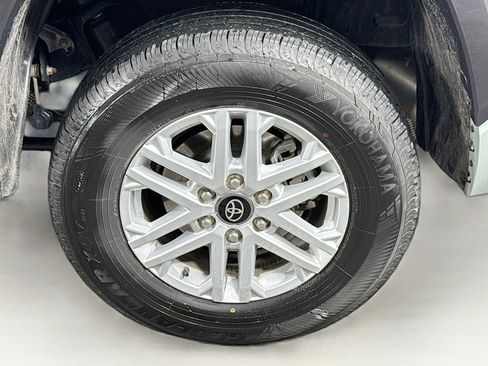 Used 2025 Toyota Tundra SR5 w/ Advanced Technology Package image 9