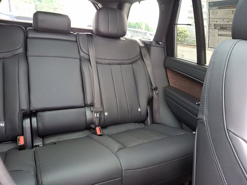 New 2025 Land Rover Range Rover SE image 17