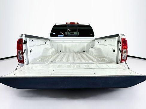 Used 2015 Nissan Frontier SV RWD image 25
