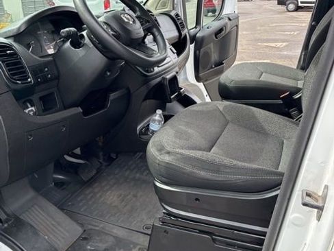 Used 2024 RAM ProMaster 2500 w/ Convenience Group image 13