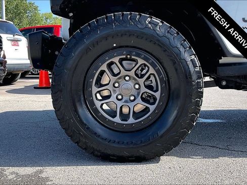 Used 2022 Jeep Wrangler Unlimited Rubicon w/ Xtreme Recon 35" Tire Package AWD/4WD image 31