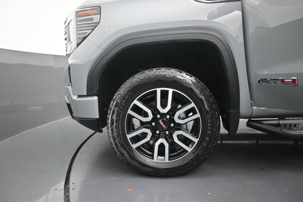 Used 2025 GMC Sierra 1500 AT4 w/ AT4 Premium Package AWD/4WD image 13