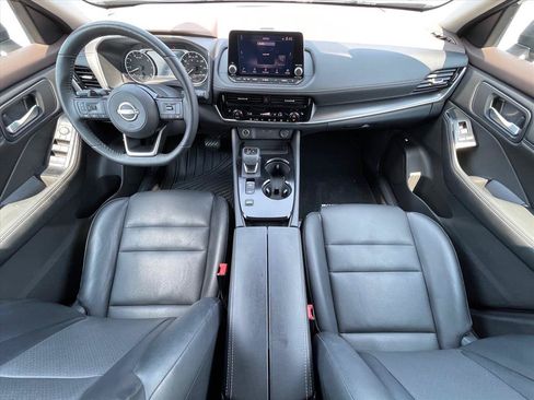 Used 2022 Nissan Rogue SV w/ SV Premium Package FWD image 10