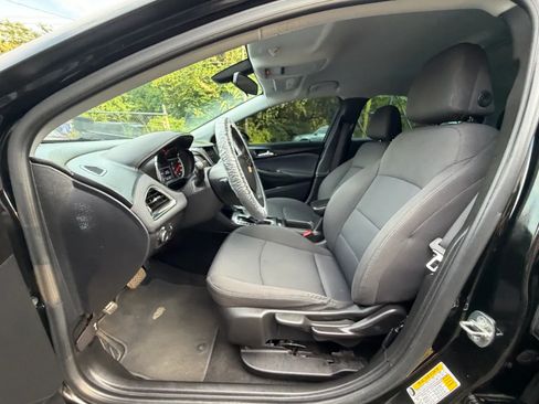 Used 2019 Chevrolet Cruze LT FWD image 20