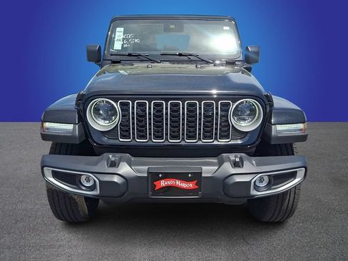 Used 2025 Jeep Wrangler Unlimited Sahara w/ Safety Group AWD/4WD image 2
