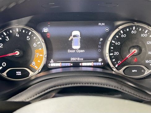 Used 2022 Jeep Renegade Altitude AWD/4WD image 12