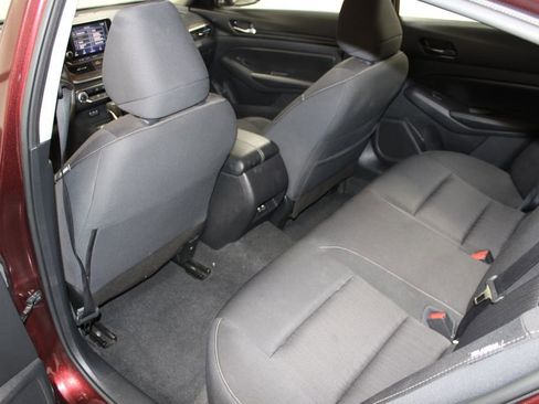 Used 2024 Nissan Altima 2.5 SV image 21