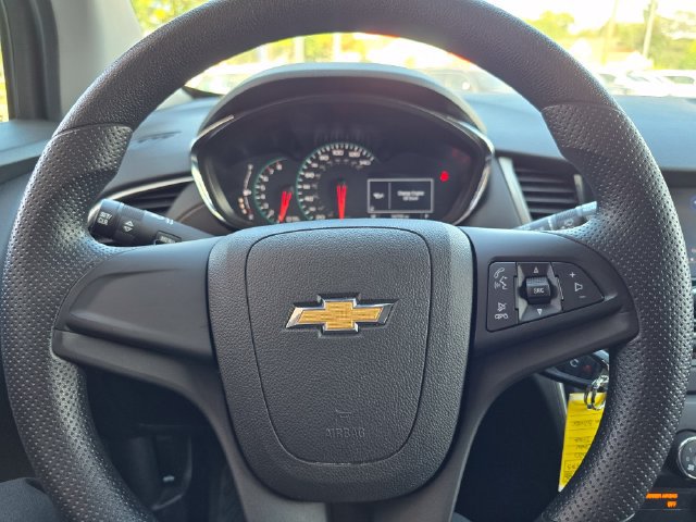 Used 2020 Chevrolet Trax LS FWD image 12