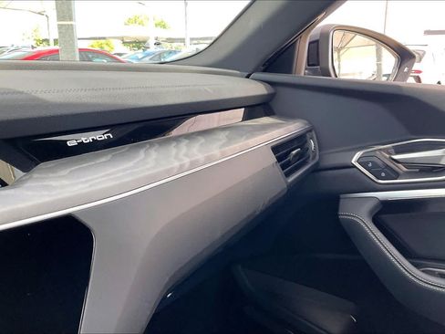 Used 2024 Audi Q8 e-tron Premium Plus w/ Premium Plus Package AWD/4WD image 13