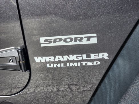 Used 2016 Jeep Wrangler Unlimited Sport image 7
