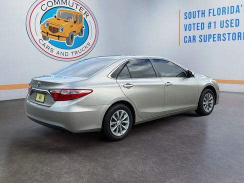 Used 2015 Toyota Camry LE FWD image 6