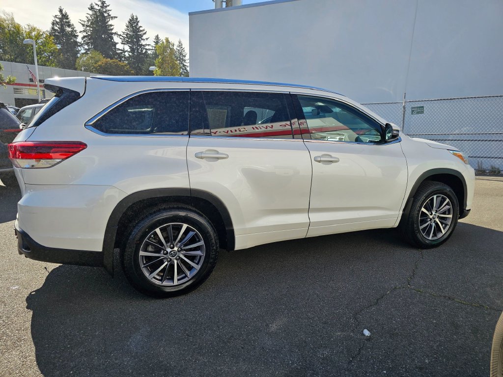 Used 2018 Toyota Highlander XLE AWD/4WD image 8