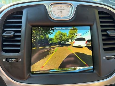 Used 2019 Chrysler 300 Limited RWD image 15
